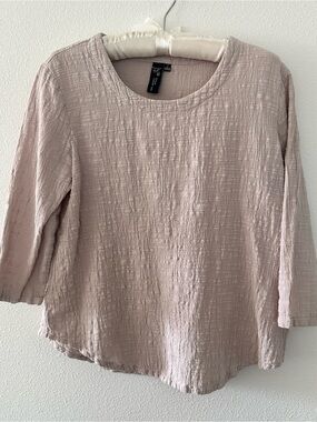 Relaxed Crinkle Scoop Neck Blouse. 100% Cotton